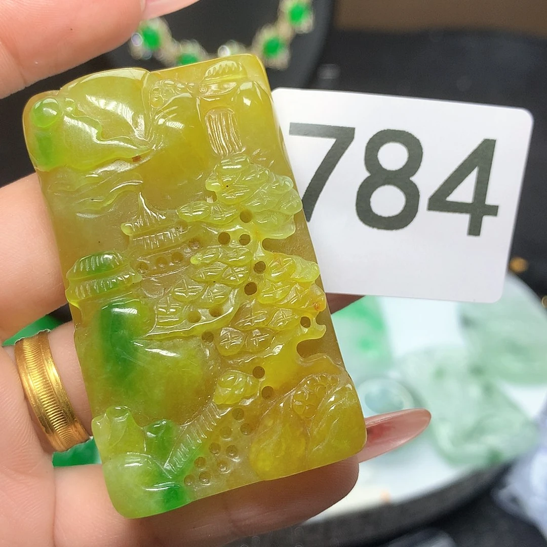 翡翠吊坠(赠链)未镶嵌