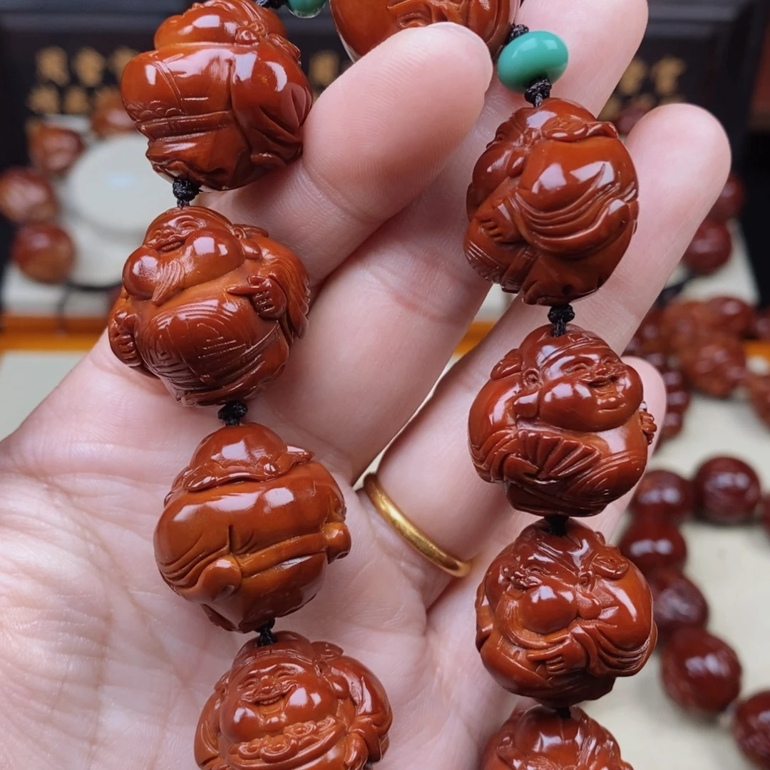 橄榄核吊坠八宝财神