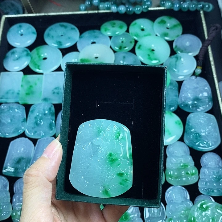 吉***意翡翠未镶嵌挂件吊坠