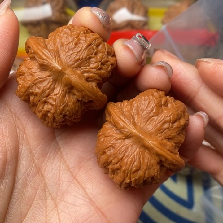 桃核吊坠血麒麟38核桃