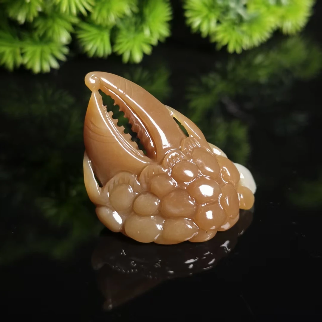 lot6610 大钳在握 和田玉糖白玉 51.5*42*20.7mm 32.3g