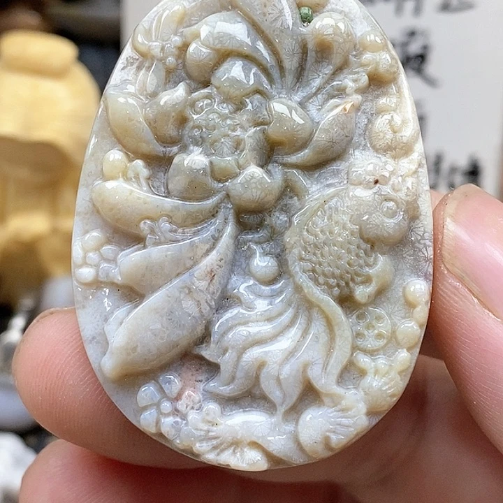 颈饰未镶嵌硅化珊瑚（珊瑚玉）