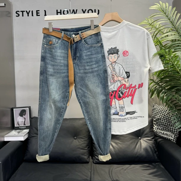 2025春季高品质复古浅蓝百搭时尚牛仔裤(下单赠送腰带)