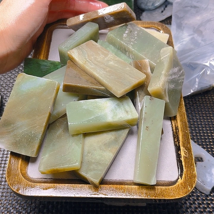 未镶嵌和田玉珠宝半成品毅****）