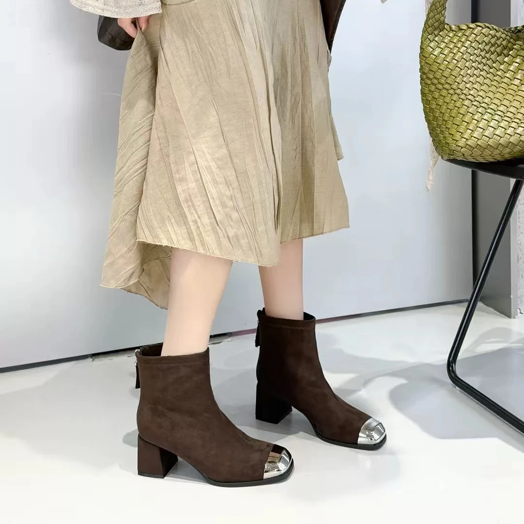 C9362  棕色   时尚秋冬气质粗跟方头后拉链时装短靴