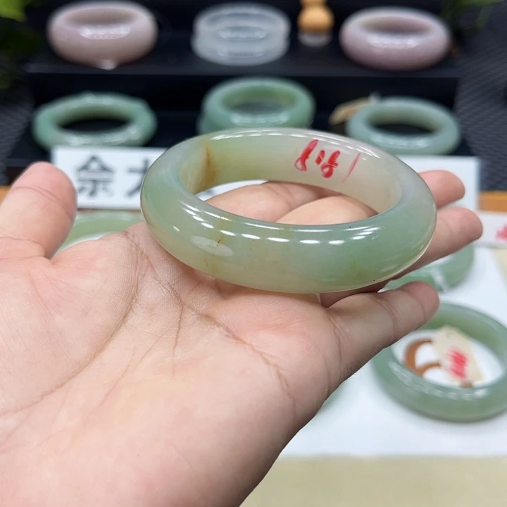 石英质玉手镯未镶嵌?****?