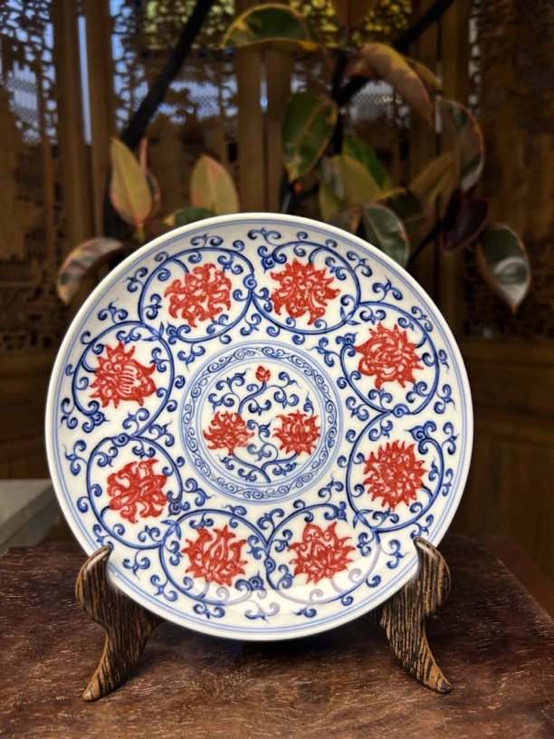 青花釉里红缠枝莲壶承