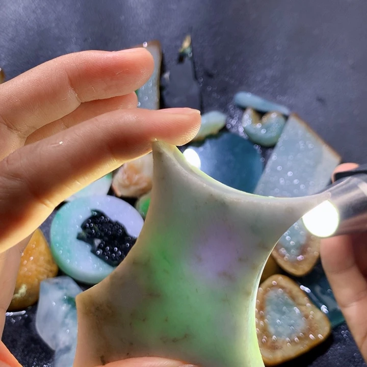 翡翠未镶嵌颈饰缅甸天然翡翠片料牌子珠子平安扣