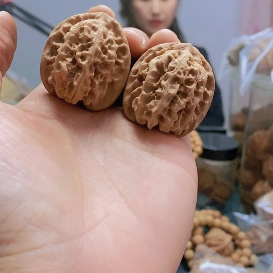【闪购商品】把件文玩核桃36蜡皮磐石小众