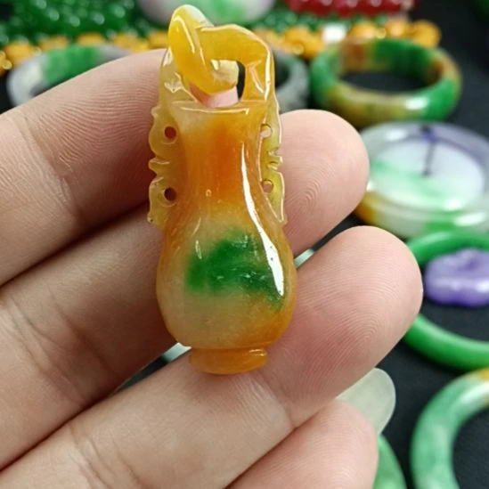 翡翠未镶嵌挂件翡翠