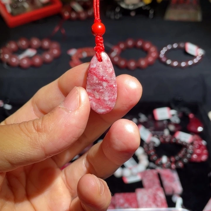 天然辰砂朱砂原石手机链