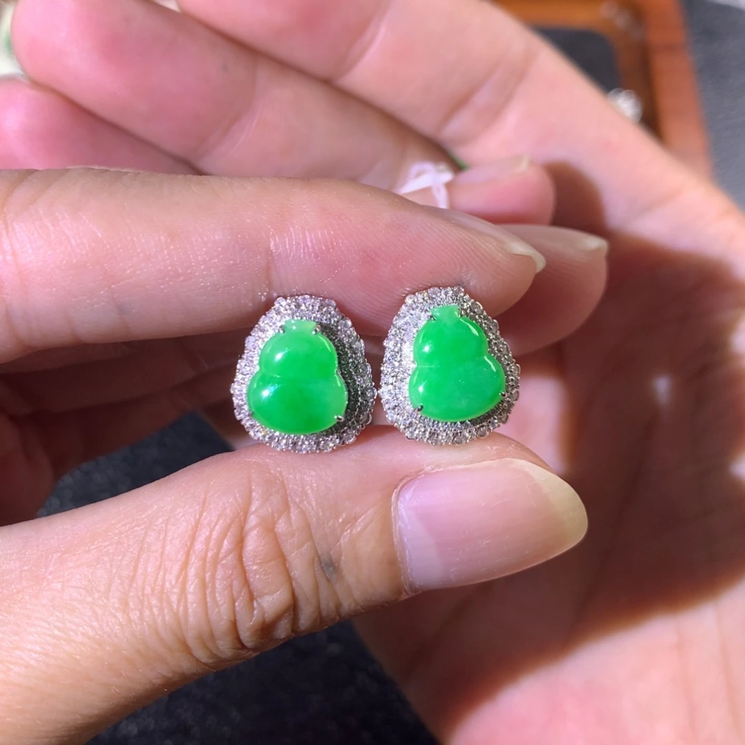 18K金镶嵌翡翠耳饰翡翠