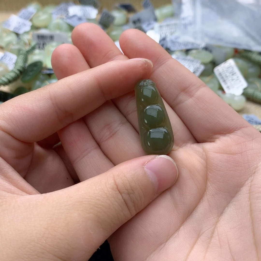 和田玉未镶嵌吊坠(不含链)