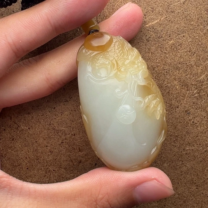 D***n和田玉未镶嵌颈饰