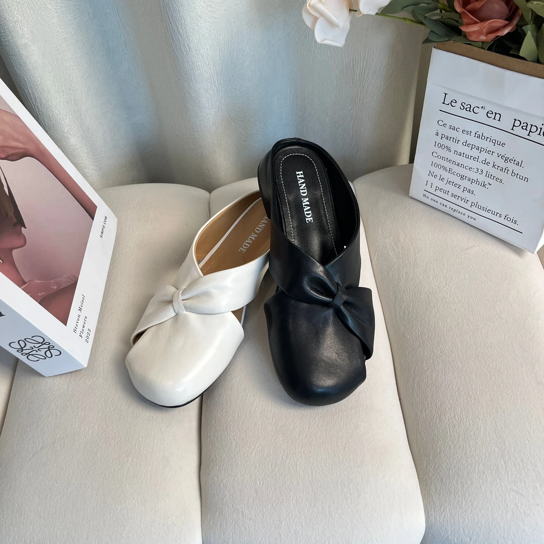 LOVESANTRIP2025年新款法式复古真皮圆头低跟蝴蝶时尚百搭包头拖