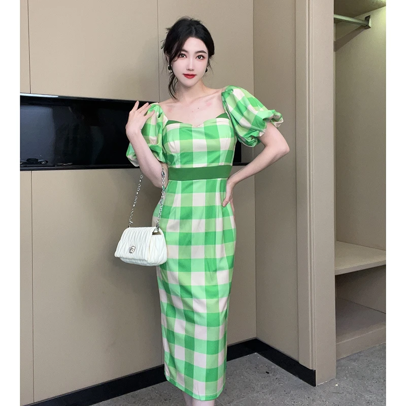 夏季新款多巴胺甜美气质方领泡泡袖收腰格子长款连衣裙 50220
