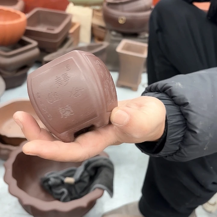 紫砂花盆紫砂的颜色很好看