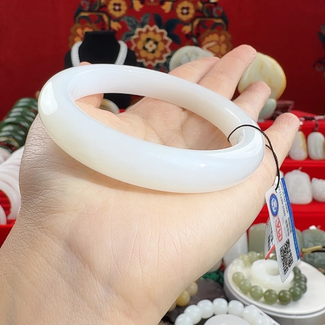 和田玉未镶嵌手镯