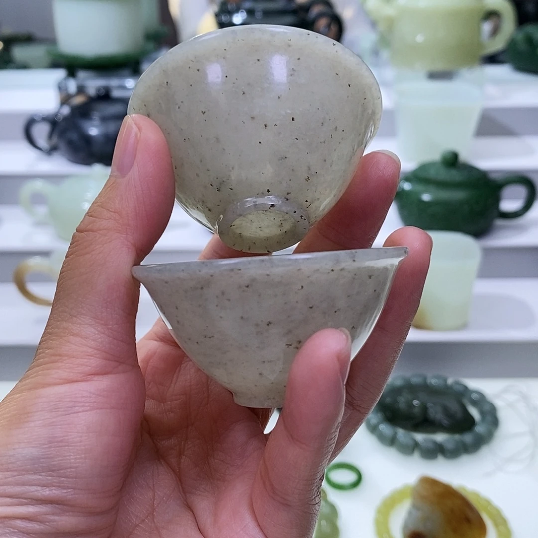 和田玉未镶嵌挂件杯子