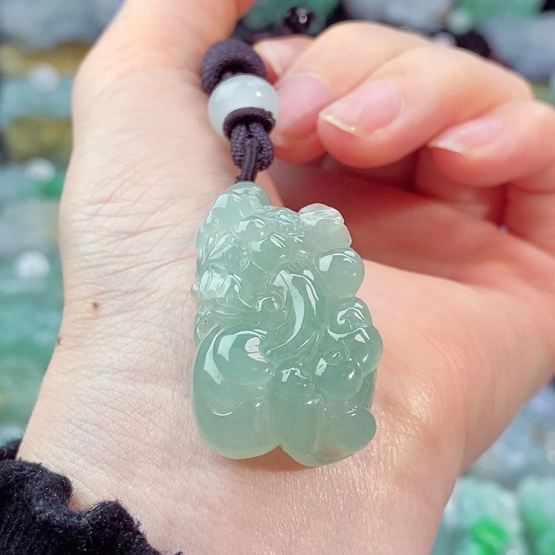 颈饰未镶嵌翡翠天然