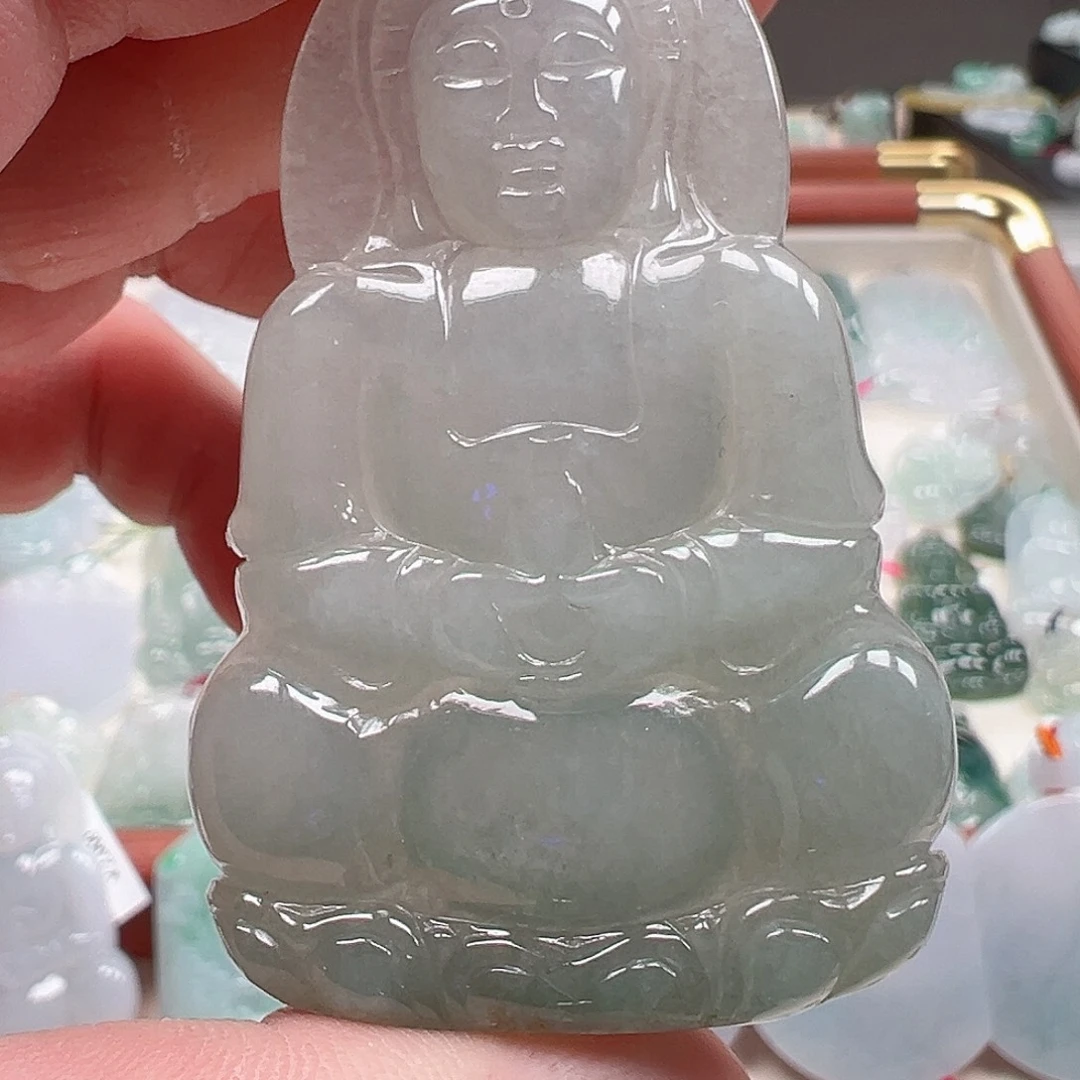 翡翠未镶嵌颈饰观音