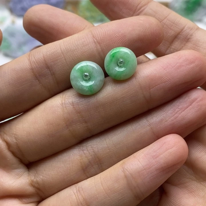 清***雅翡翠未镶嵌颈饰翡翠