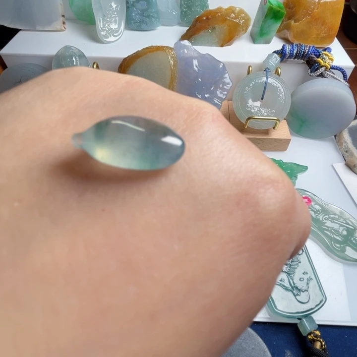 翡翠未镶嵌颈饰天然翡翠冰瓜