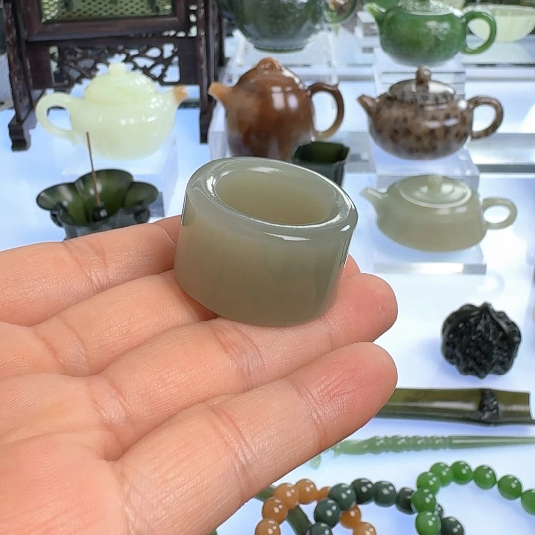 和田玉（青白玉）未镶嵌挂件Y***P