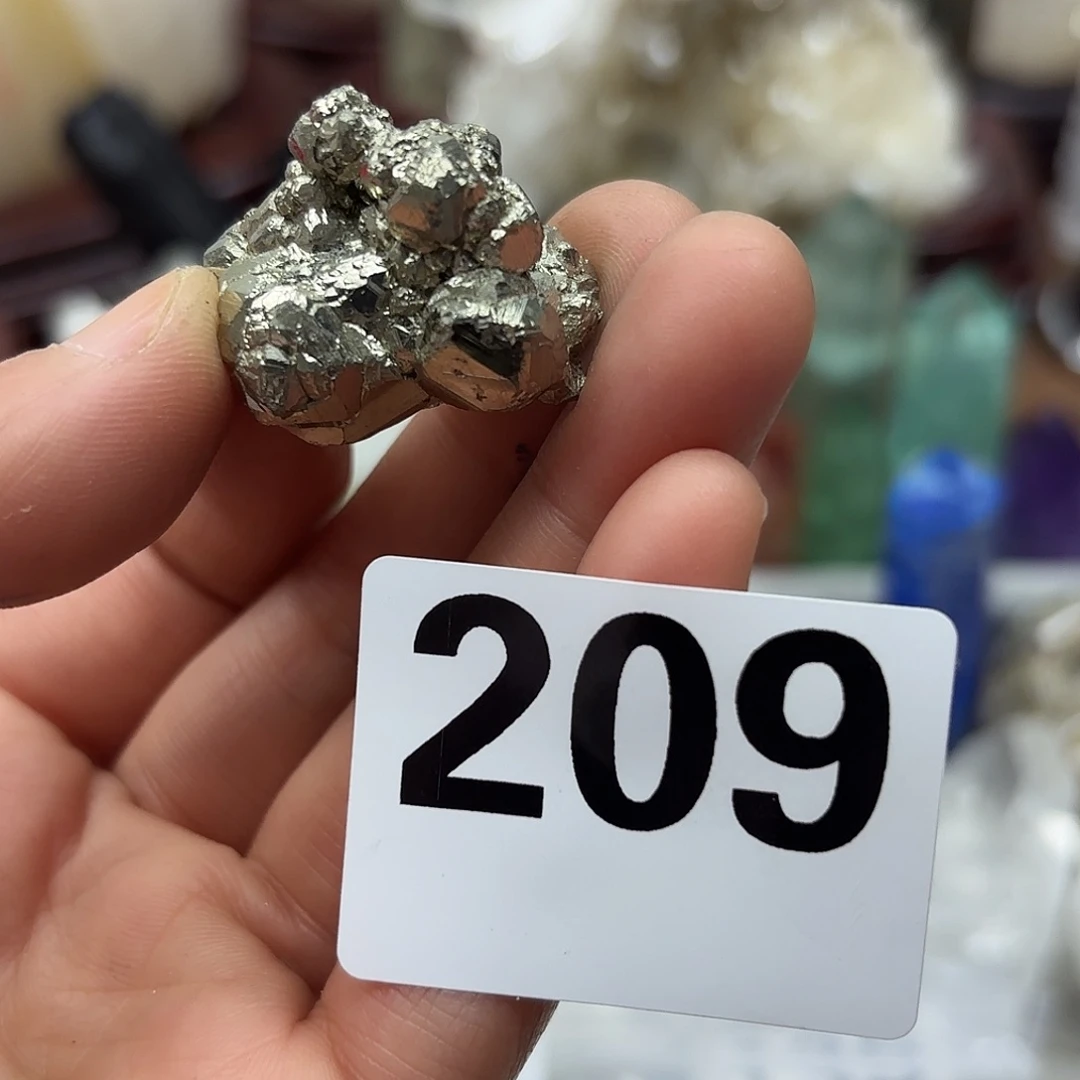 乐***下水晶未镶嵌大型摆件（非配饰）