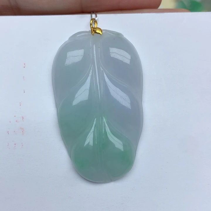 颈饰18K金镶嵌翡翠
