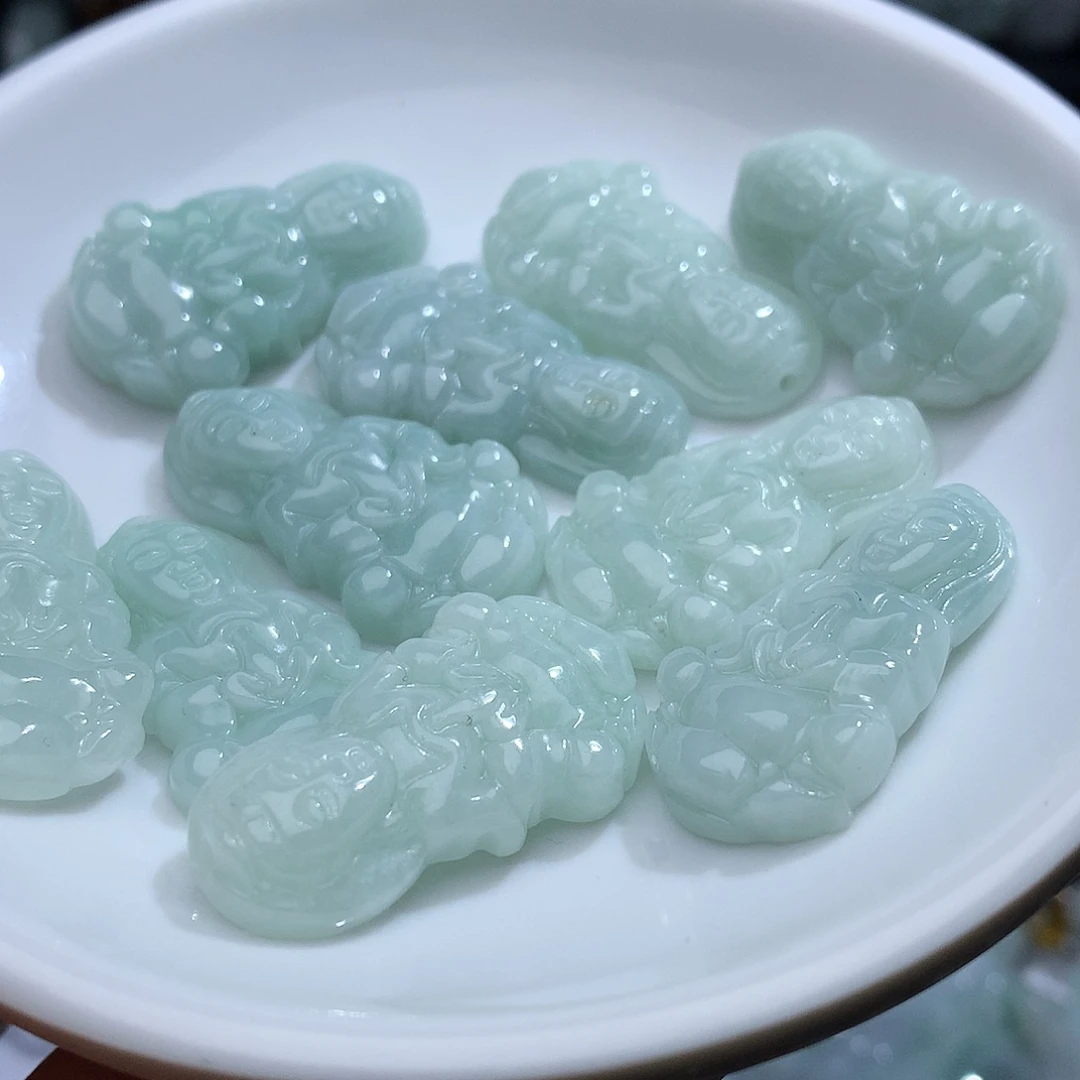 翡翠未镶嵌颈饰多样性发1个