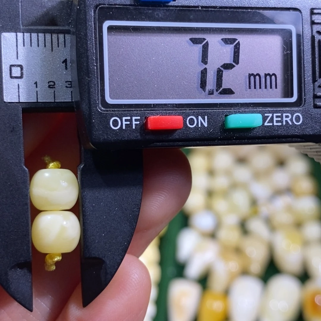 蜜蜡未镶嵌裸石配饰