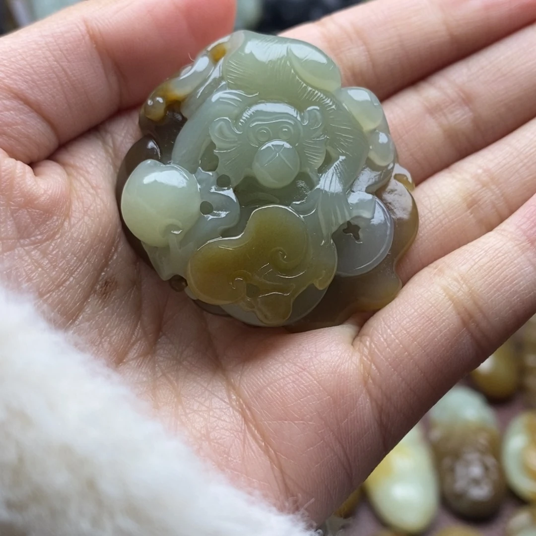 吊坠(不含链)未镶嵌和田玉（糖玉）