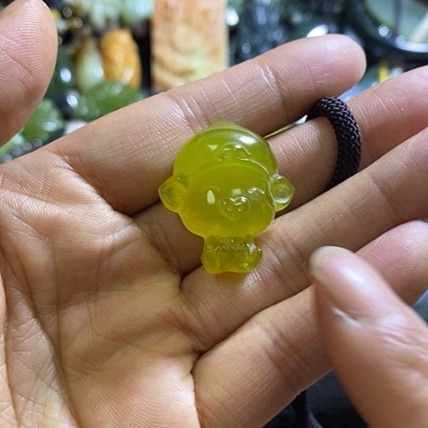 岫玉未镶嵌颈饰挂件