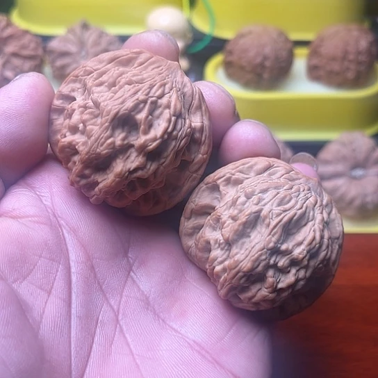 核桃文玩核桃手把件麦穗虎头