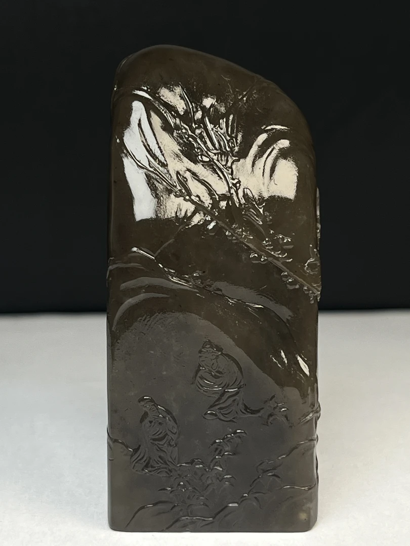 寿山石老性黑田冻印章山水薄意131克6.6-3-3cm晶莹剔透带丝精雕刻