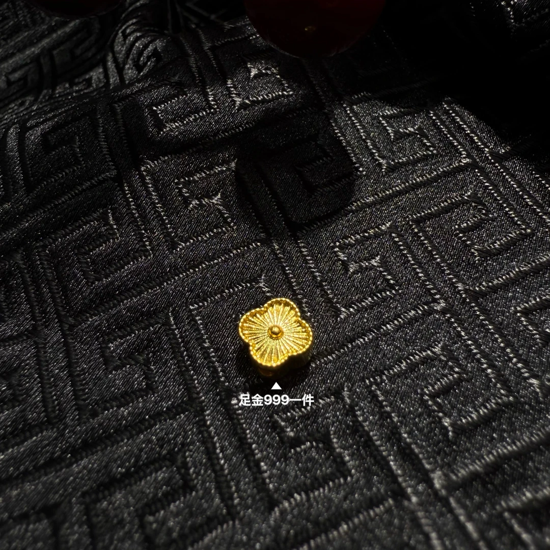 【朱哥金选】足金999新款四叶草LAZ249{一件}
