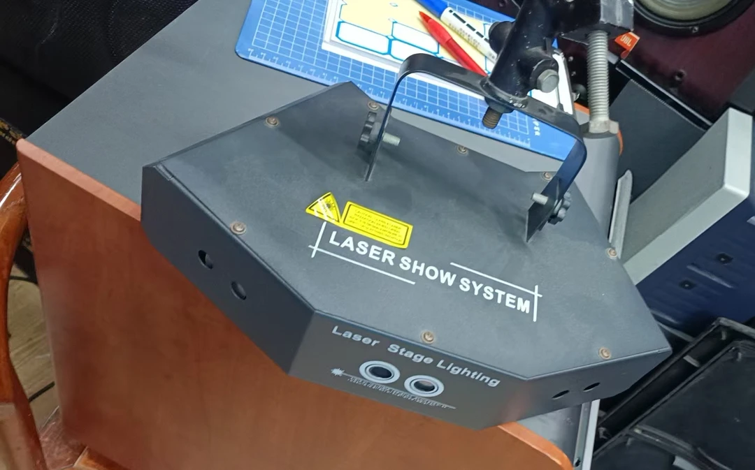 激光灯一盏，不包邮