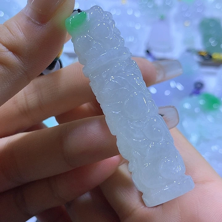颈饰未镶嵌翡翠天然翡翠A货吊坠