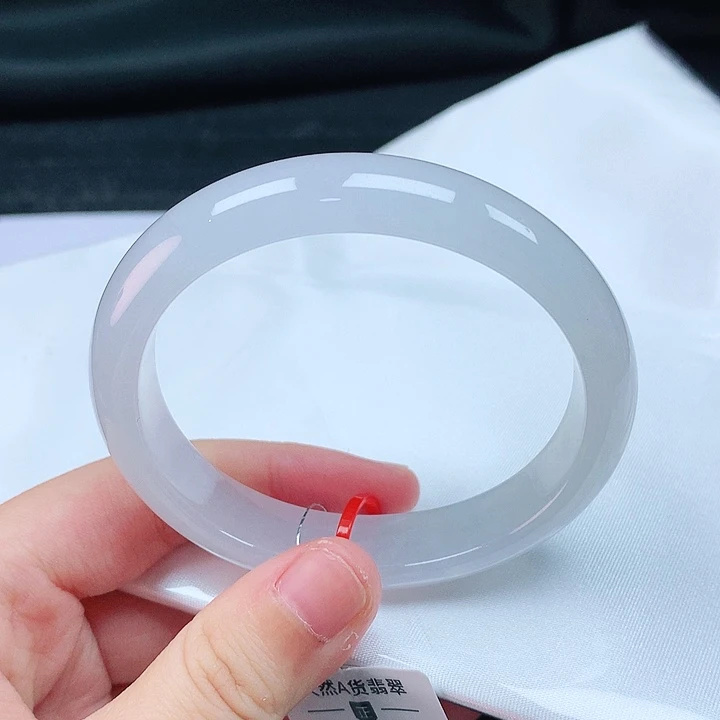 翡翠手镯未镶嵌54贵