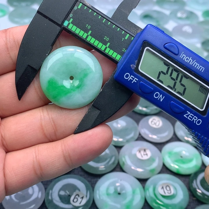 翡翠颈饰未镶嵌缅甸天然A货翡翠