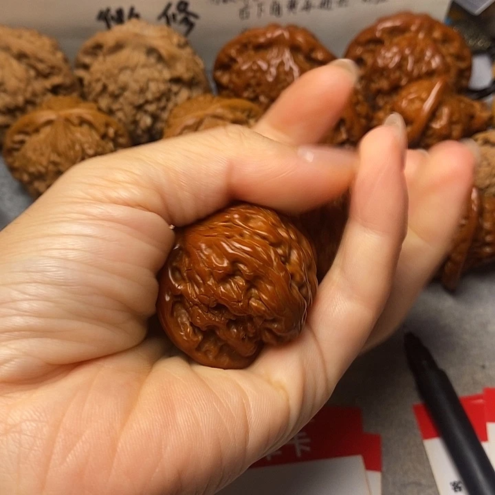 吊坠文玩核桃白狮