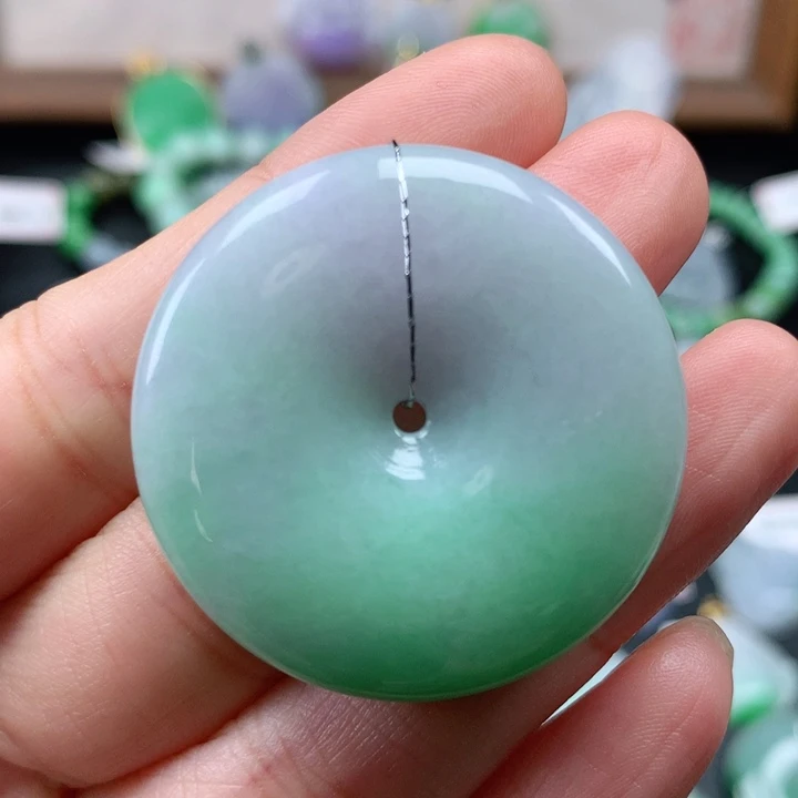 颈饰未镶嵌翡翠平安扣