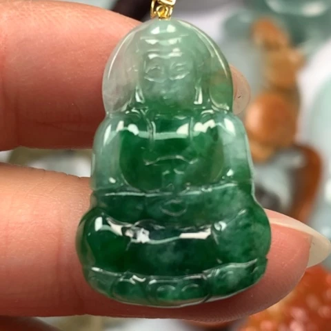 翡翠颈饰未镶嵌翡翠