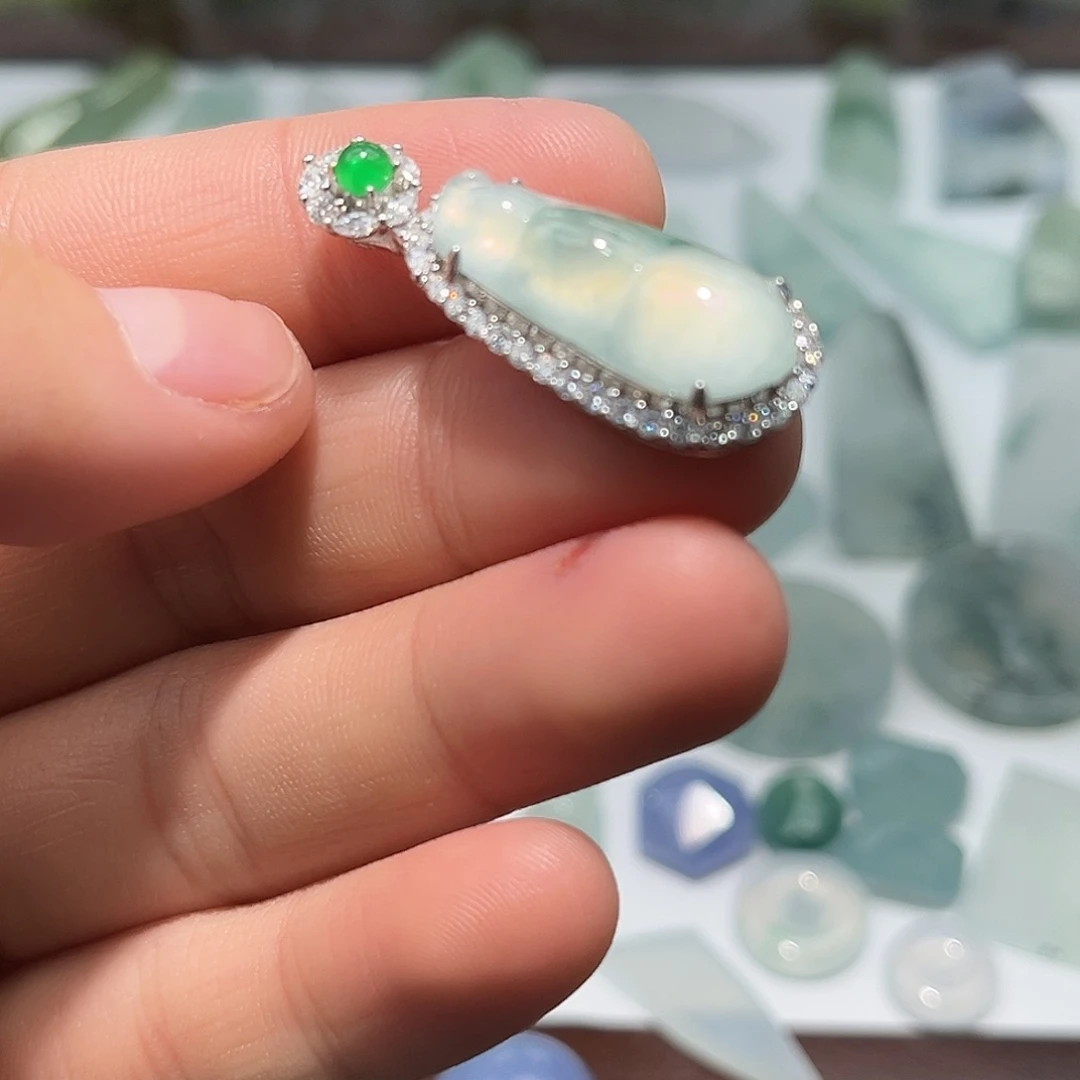 翡翠未镶嵌颈饰58999