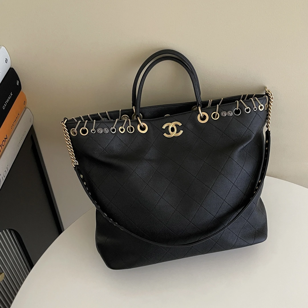 95新 Chanel/香奈儿 希腊限定黑金牛穿孔嬉皮tote手提斜挎包6451
