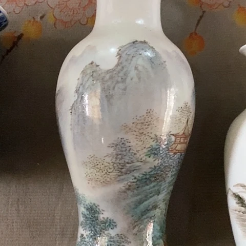 碟你****?景德镇陶瓷山水花瓶