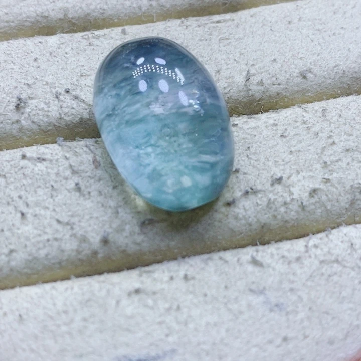 颈饰未镶嵌水晶大**哈水晶