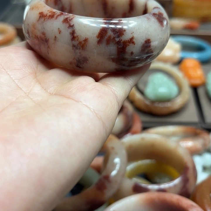 常***@石英质玉未镶嵌手镯