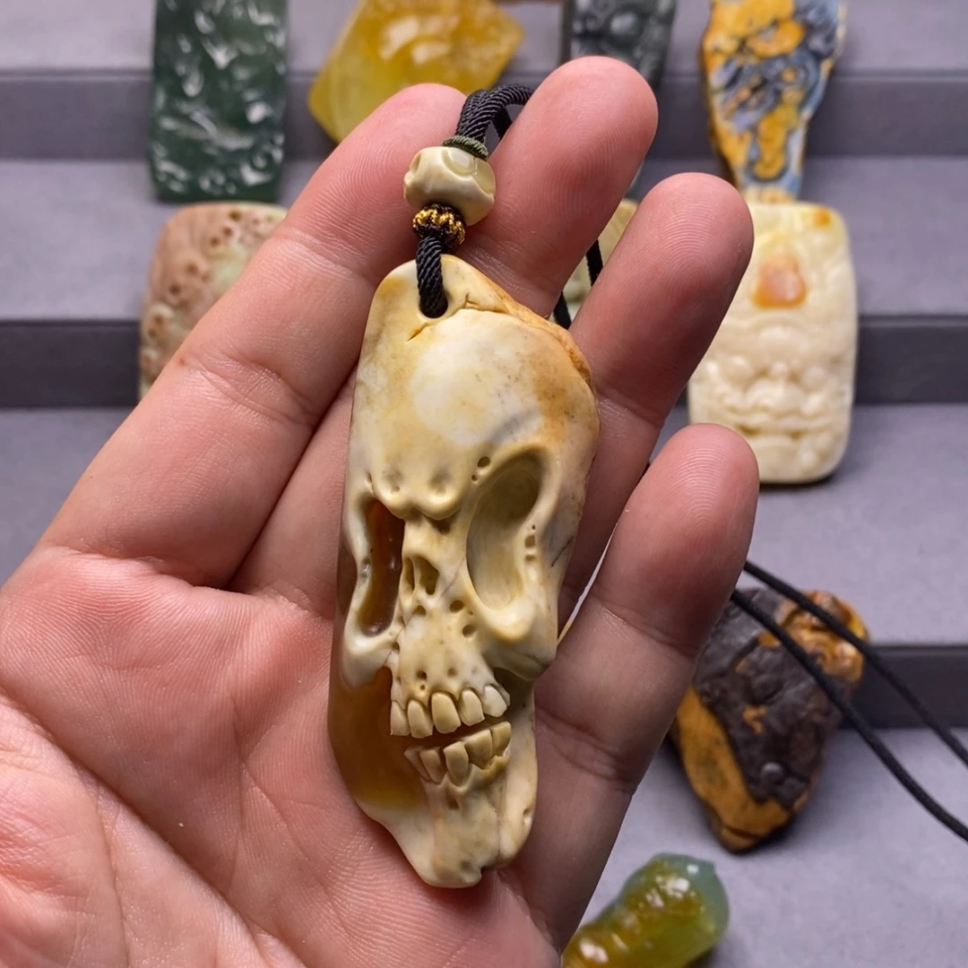 老***汉岫玉未镶嵌颈饰挂件